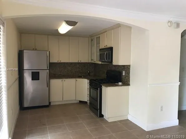 3245 Virginia St APT 11, Miami, FL 33133
