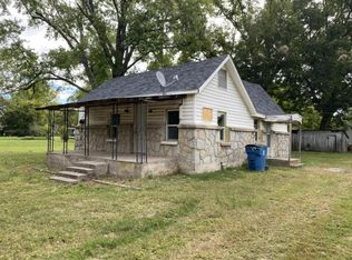 408 Peoria St, Seneca, MO 64865
