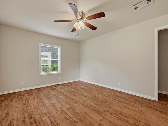 4th image of 2112 W Bond St