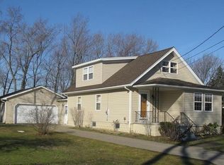 3312 Hampshire Rd, Erie, PA 16506