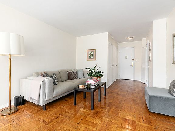 3rd image of 404 E 66th St APT 6K