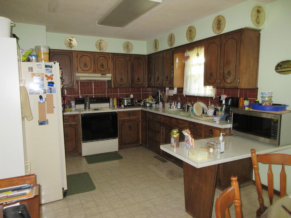 2nd image of 2035 Forest Dr