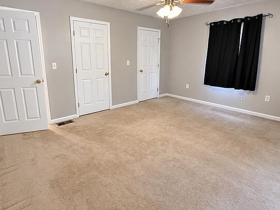 32nd image of 13 Silver Maple Ln