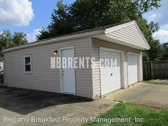 2nd image of 306 Glenn Ct