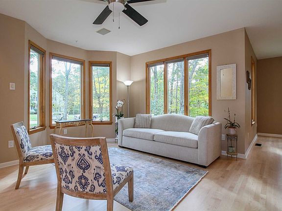 2nd image of 114 Bowe Ln