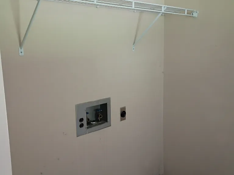 104 Kenton Ave — Photo 6
