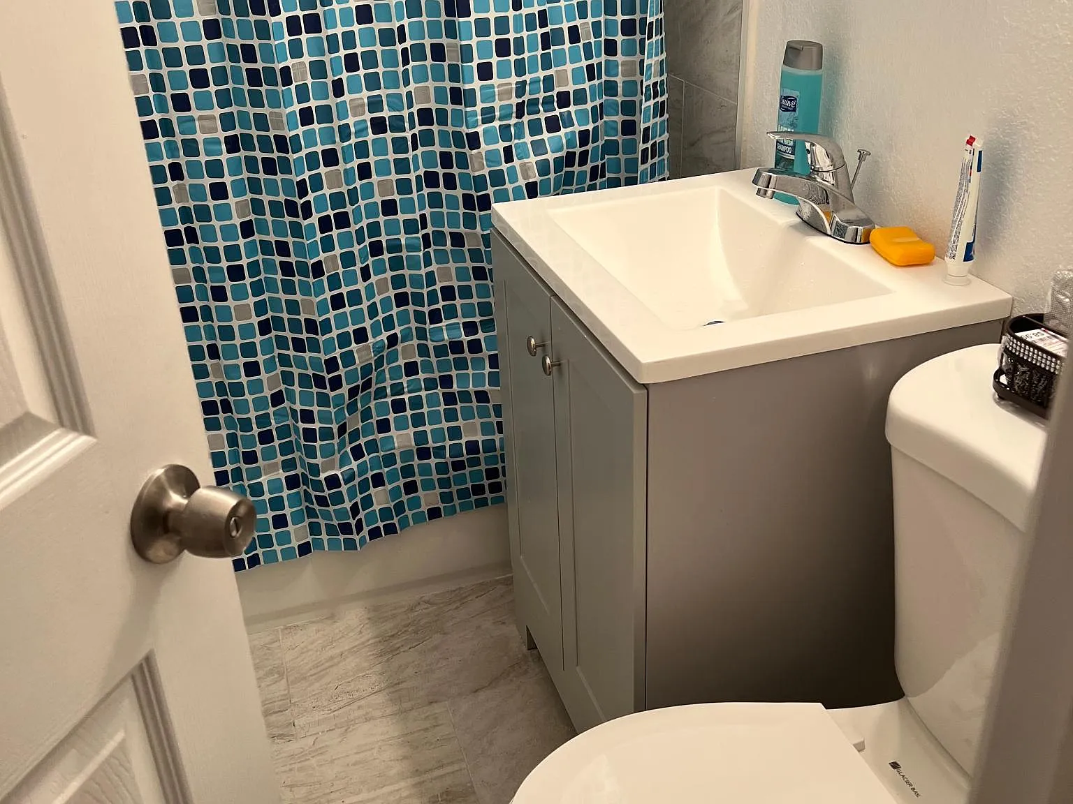 8 bed, 2.5 bath, 1600 sqft, $900 — Photo 3