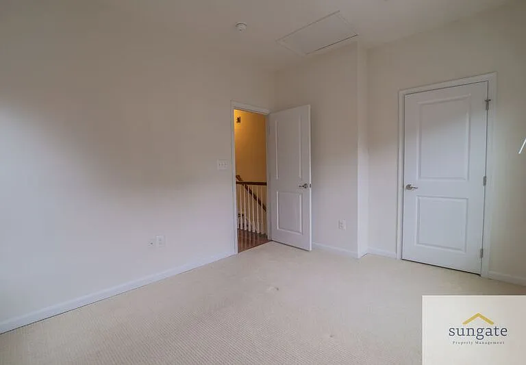 1724 Lantern Mews — Photo 29