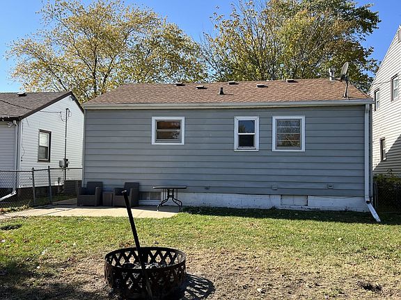 3rd image of 230 N Euclid Ave