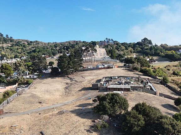 2nd image of Hillcrest Rd