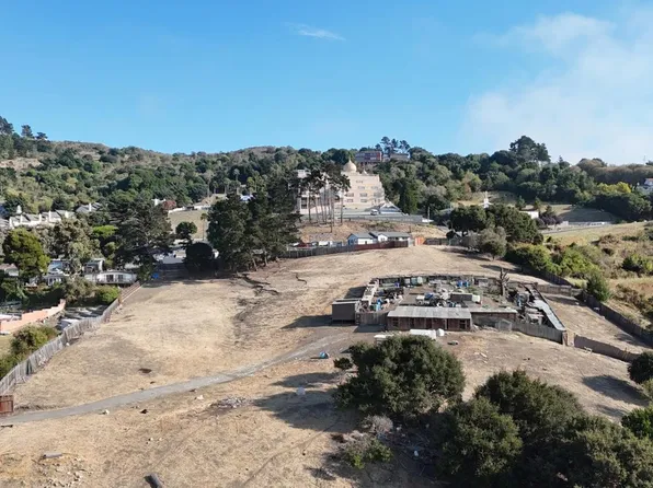 Hillcrest Rd, El Sobrante, CA 94803