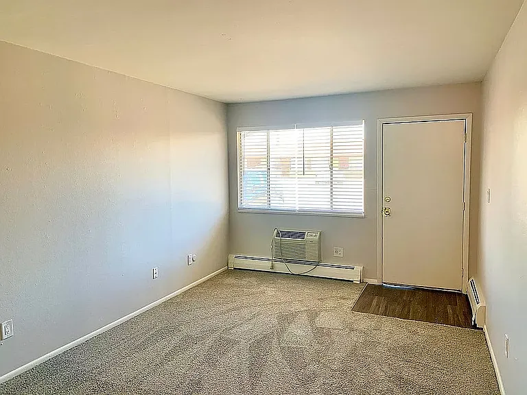 Keri Lyn Apartments — Photo 2