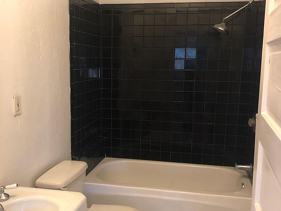 3rd image of 2430 B St APT 5
