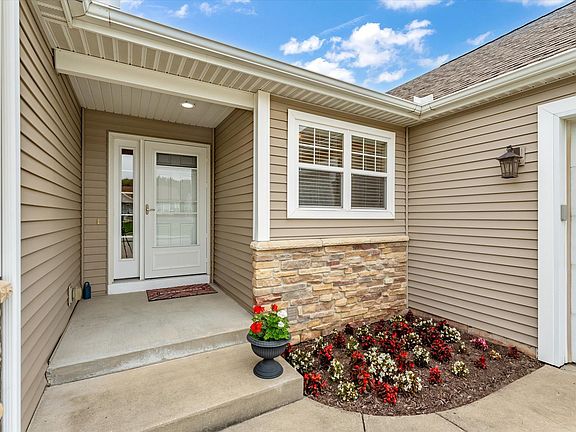 4th image of 6405 Redenbacher Ct