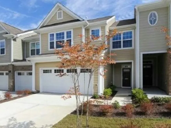 10118 Knotty Pine Ln, Raleigh, NC 27617