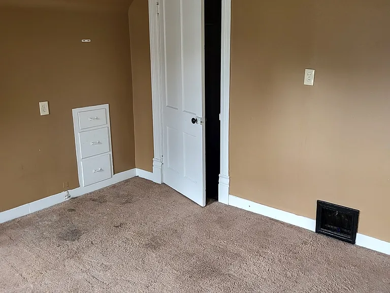 124 Westwood Ave — Photo 13