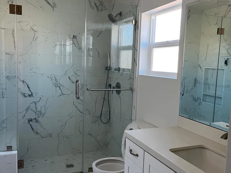 1316 S Van Ness Ave #C — Photo 4