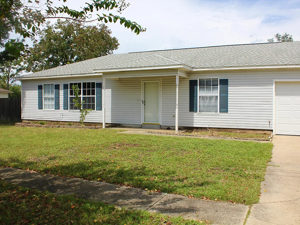 3665 Burton Cir