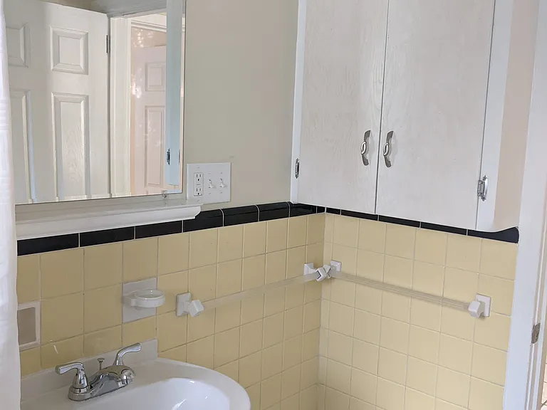 127 W Gardiner Ct #2 — Photo 9