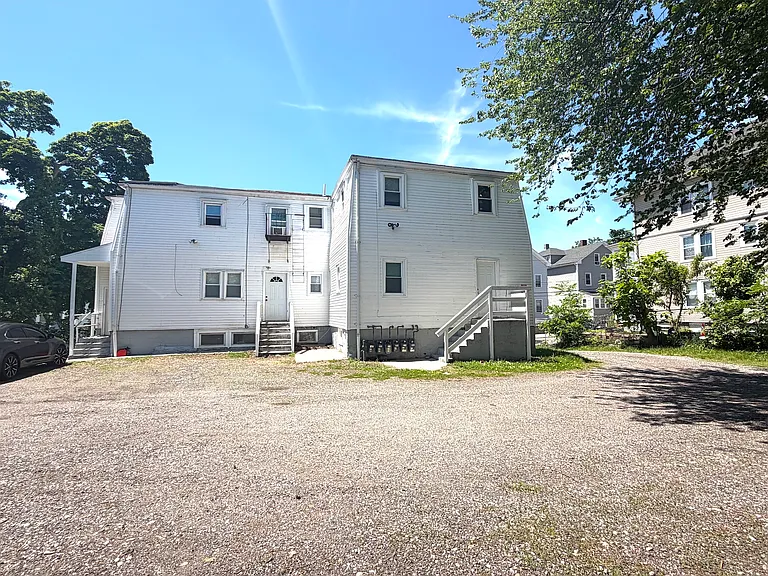 27 Zone St #2L — Photo 2