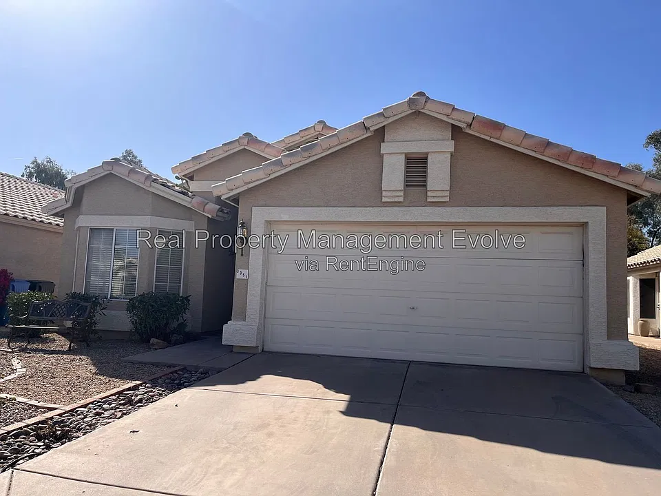 3351 E Kelton Ln