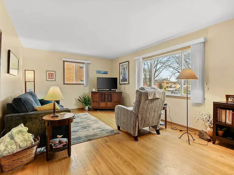 426 Rushmore Ln #3 — Photo 1