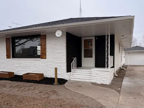 110 N Spring St, Hooper, NE 68031