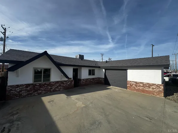 1146 S 12th Ave, Hanford, CA 93230