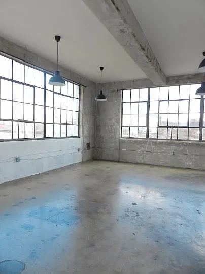 200 W Jackson Ave — Photo 2