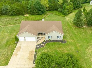 127 Silverstone Cir, House Springs, MO