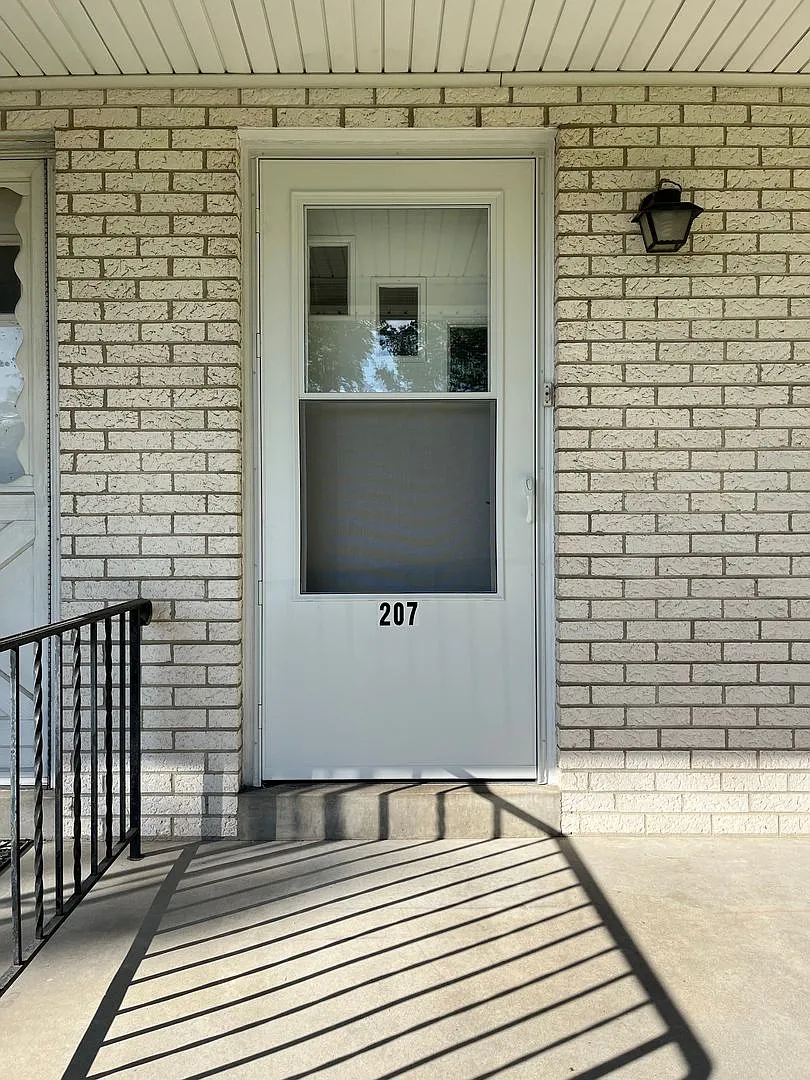 Fleetwood 2 bedroom Townhome — Photo 3