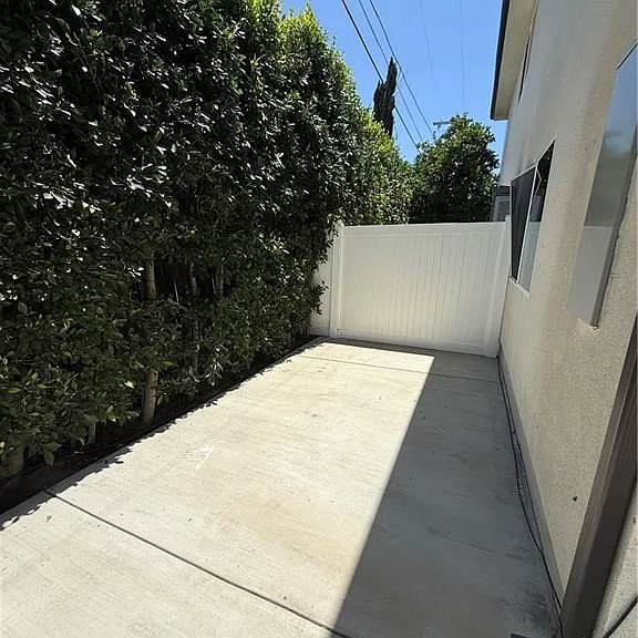6246 Tujunga Ave — Photo 8