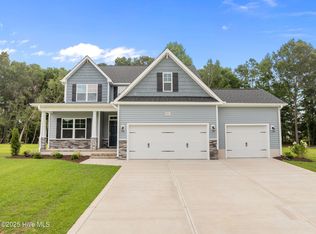 2931 Tucker Hill Dr, Grimesland, NC 27837