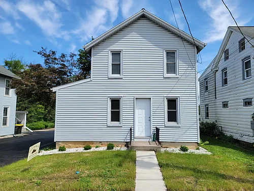 271 W Main St Photo 1