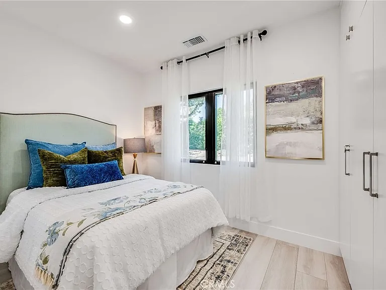3890 Shadow Grove Rd — Photo 33