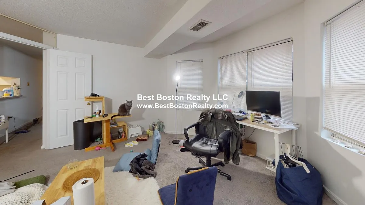 Building Photo - 175 Beacon St #G03