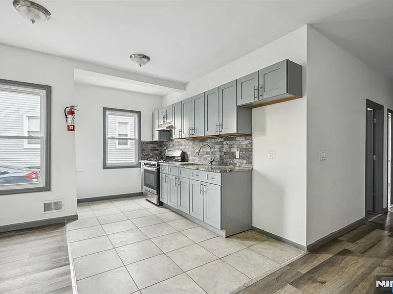 143 Valley Rd — Photo 6