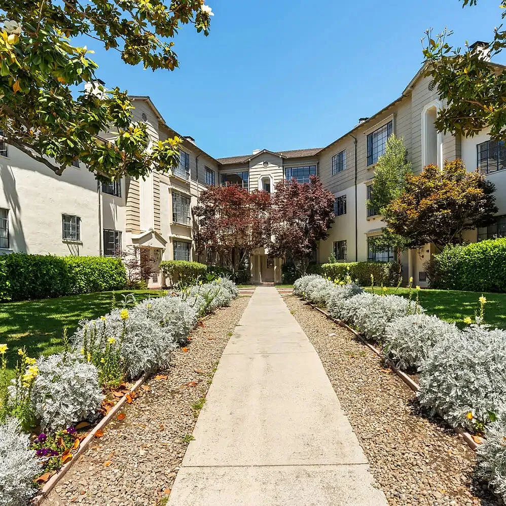 Monterey Garden — Photo 1