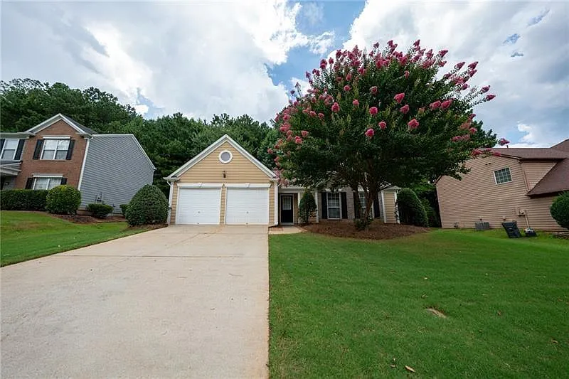 3 bed, 2.0 bath, 1557 sqft, $2,250 — Photo 2