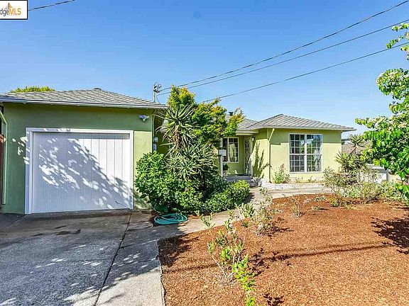 3rd image of 2611 Tara Hills Dr