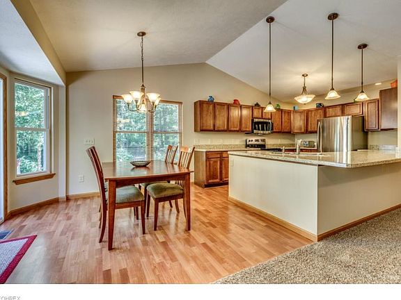 5th image of 2455 Greenbriar Ln