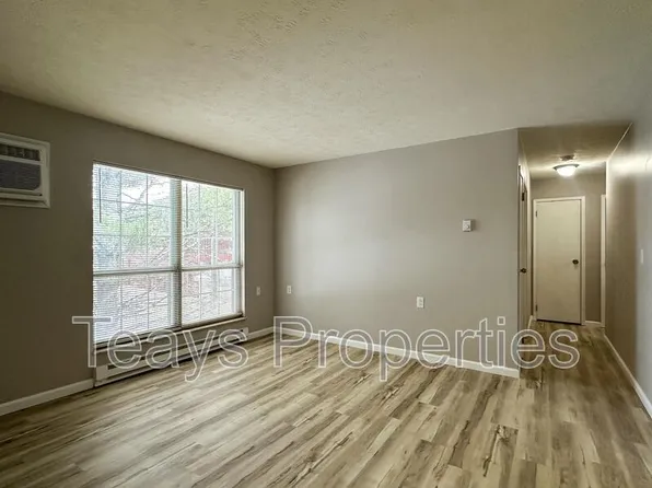 3592 Teays Valley Rd #B7, Hurricane, WV 25526