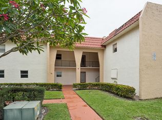 180 Lake Frances Dr, West Palm Beach, FL 33411