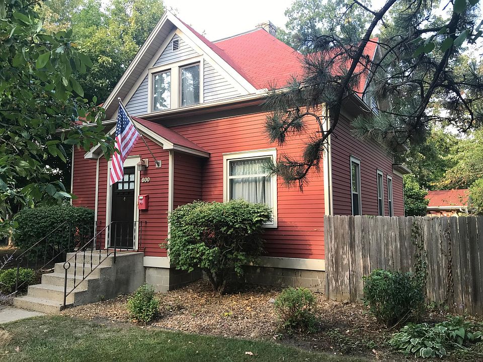 1st image of 800 8th Ave N