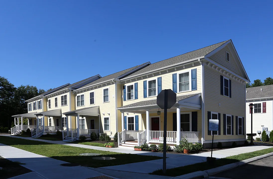 2 bed, 2.5 bath, 1058 sqft, $3,600 — Photo 1