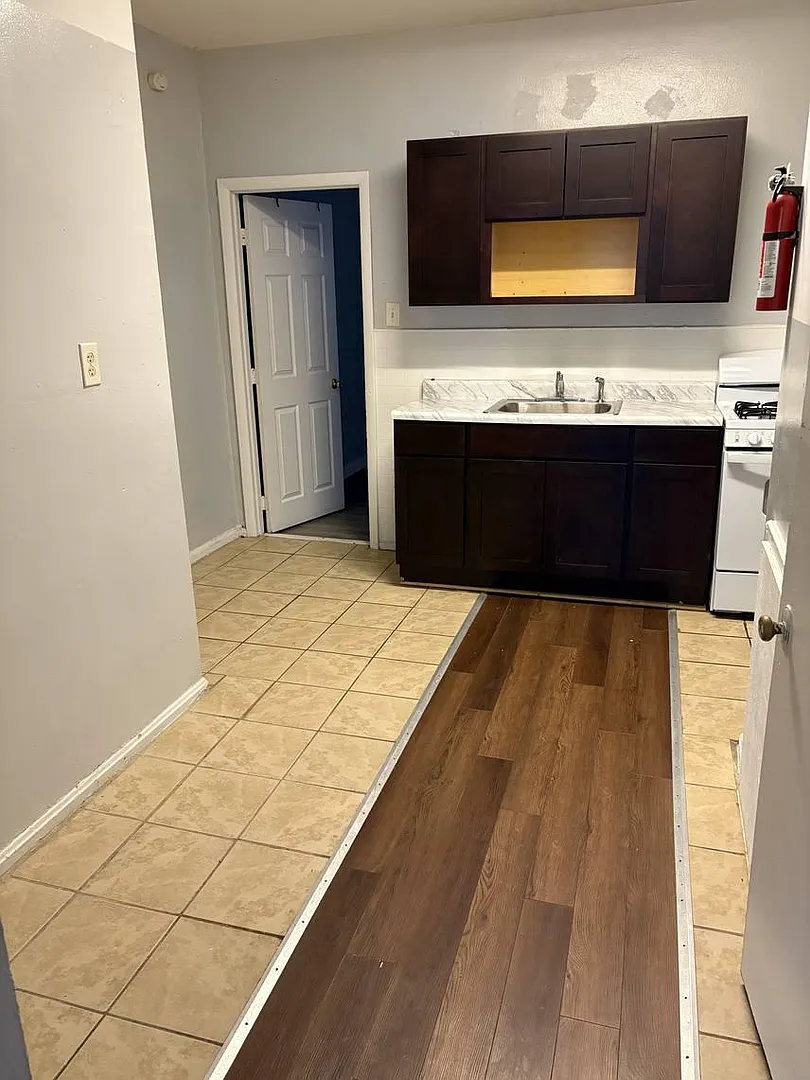 Akings - 5133 Irving St (DNM- just find rentals) — Photo 2