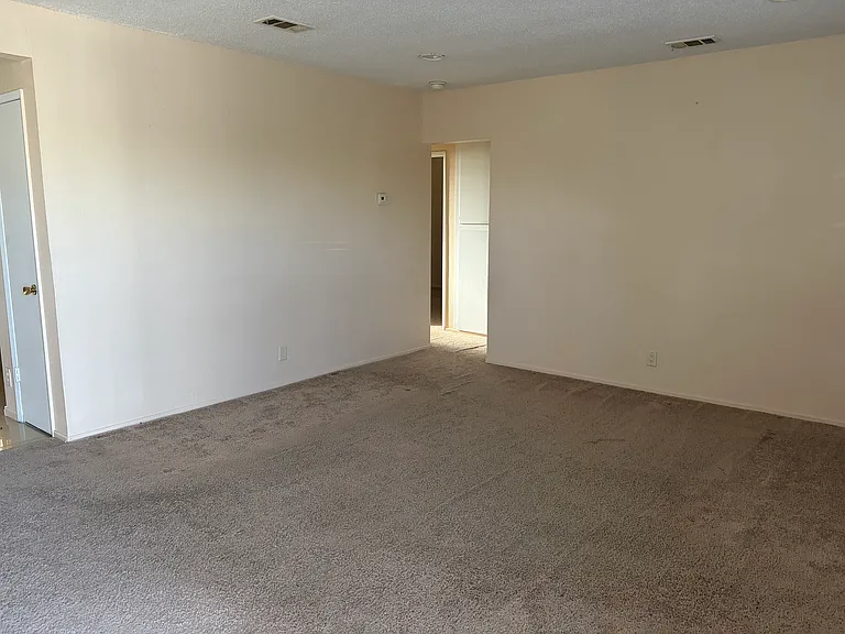 229 S Orange Ave #B — Photo 9