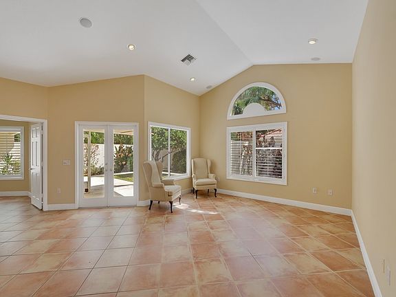 3rd image of 210 N Carmel Ct