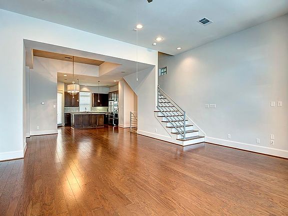 3rd image of 180 Asbury St