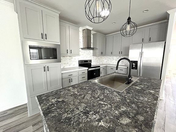2nd image of 1057 Vervain Dr